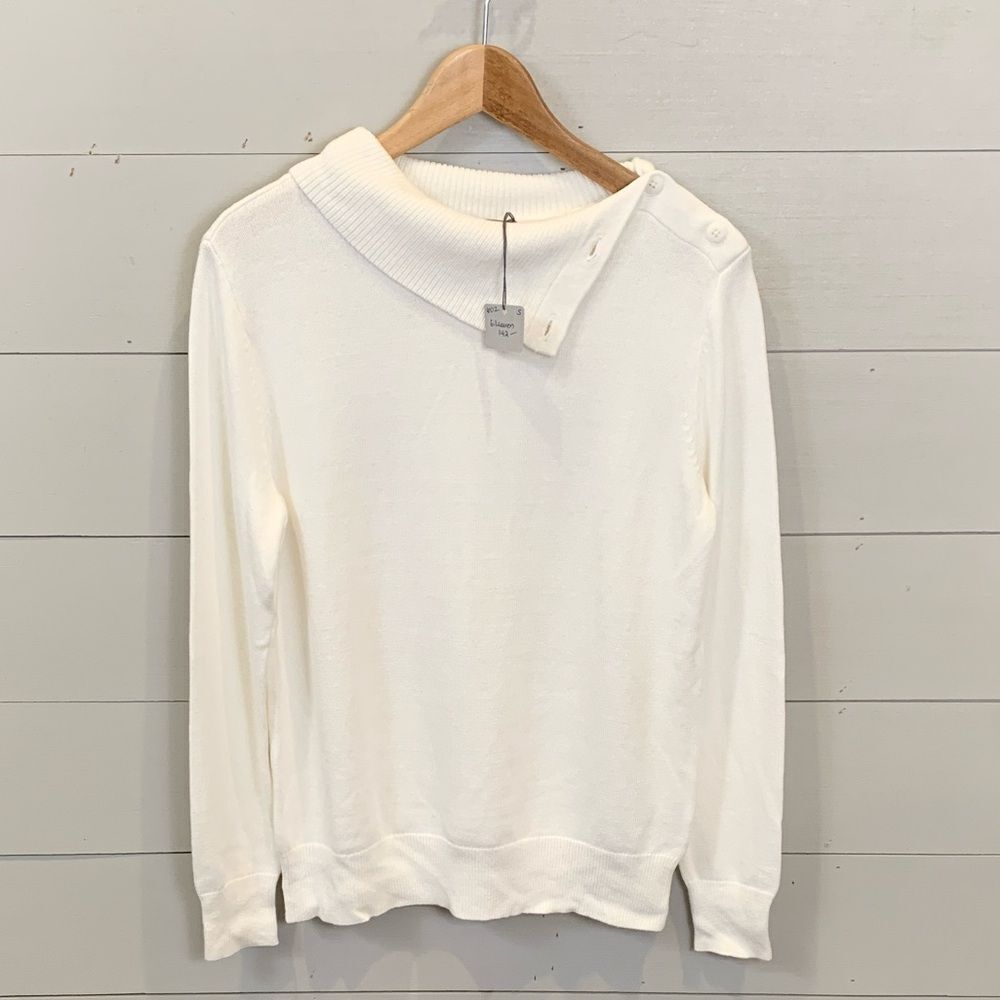 Elliott Lauren White Asymmetrical Sweater nwt perfect for the holiday and winter